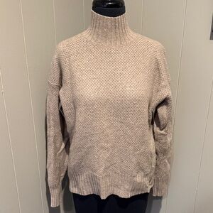 B32 Everlane Women XS Taupe Knit Turtleneck Sweater Preppy Casual